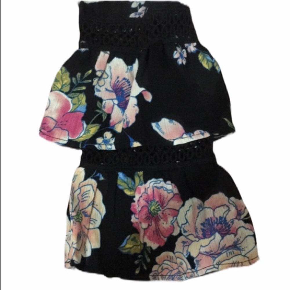 2/$15 Floral blouse! - Picture 2 of 2